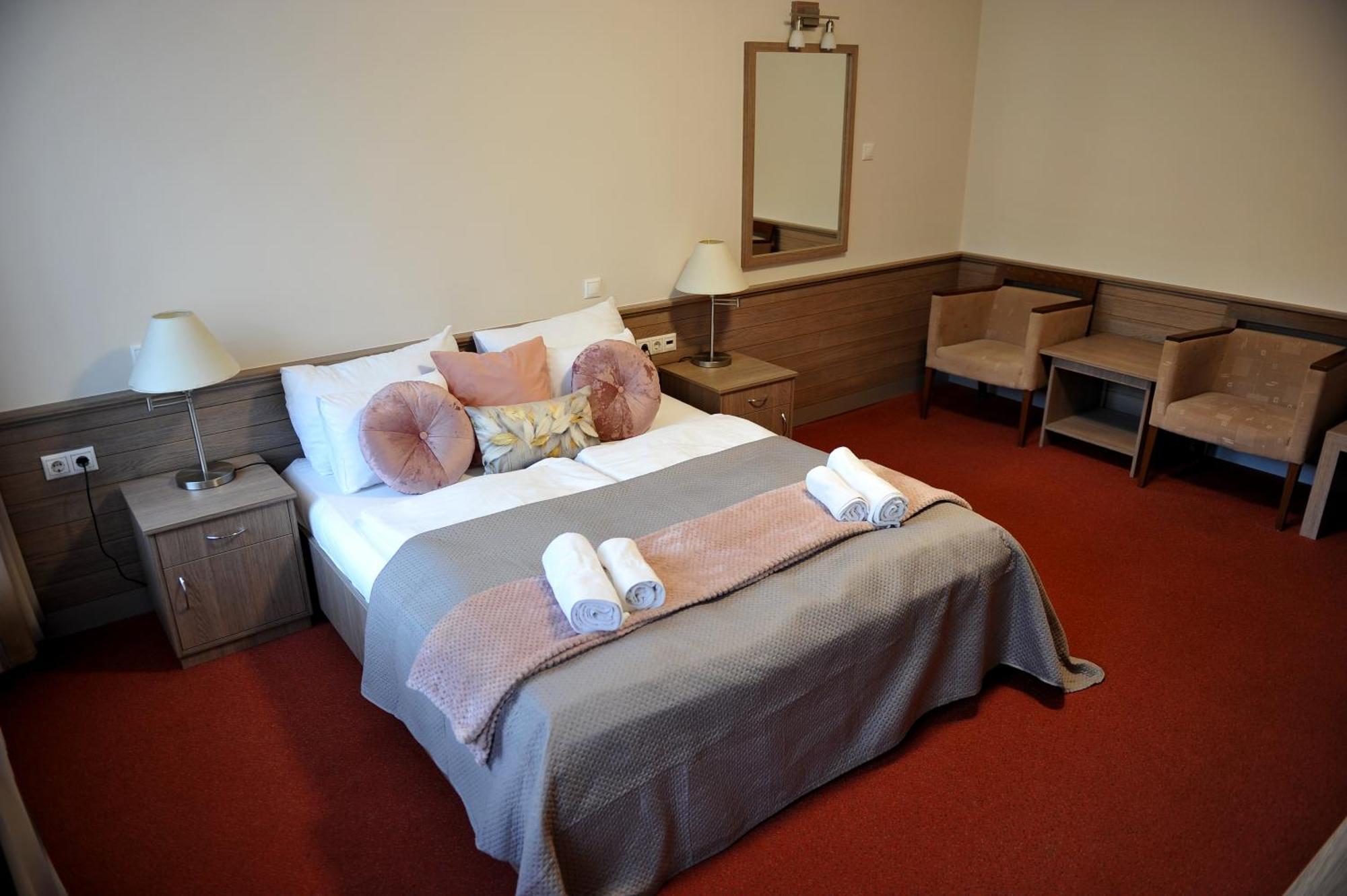 Hotel Harom Gunar Kecskemét Zewnętrze zdjęcie