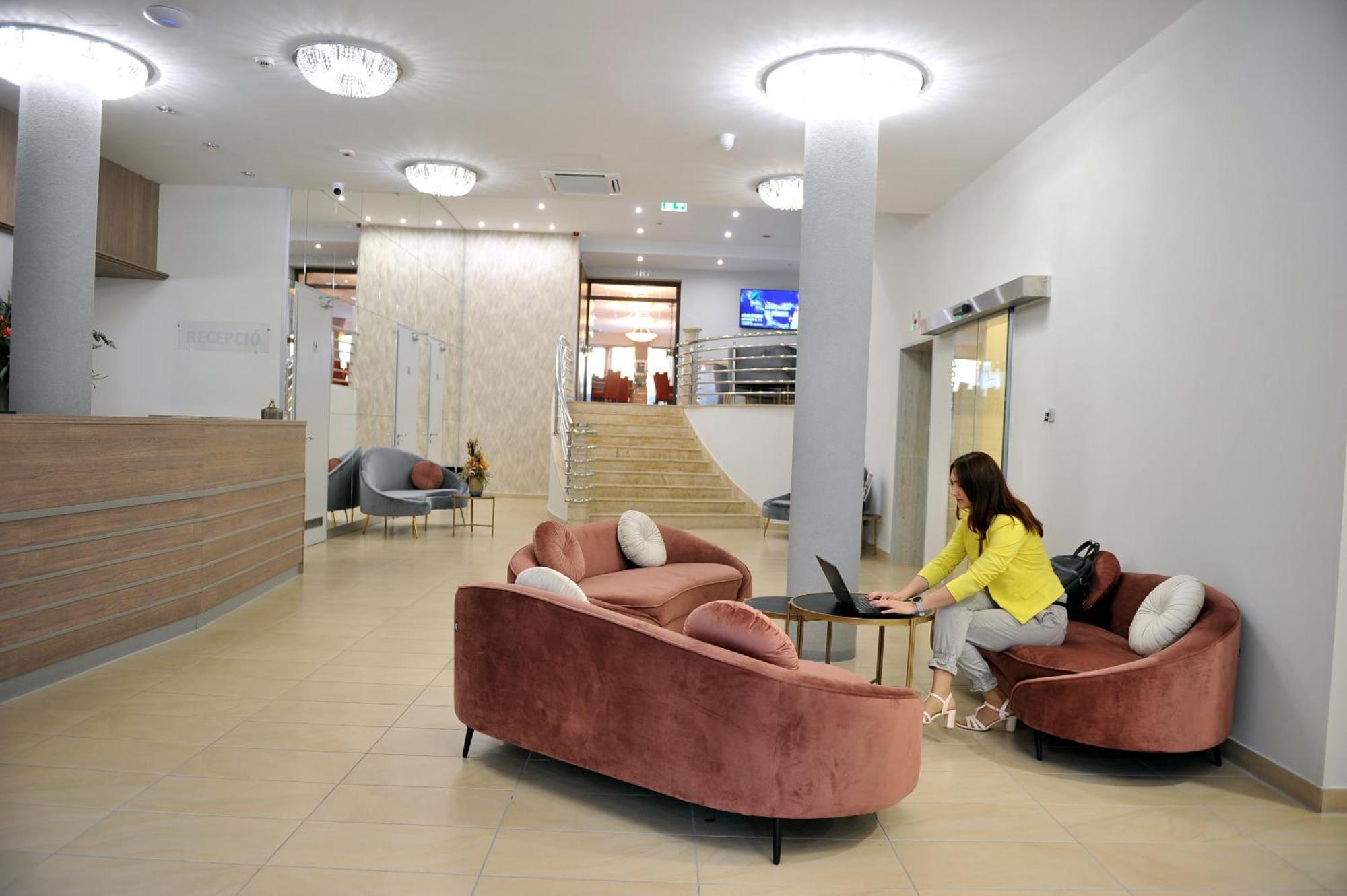 Hotel Harom Gunar Kecskemét Zewnętrze zdjęcie