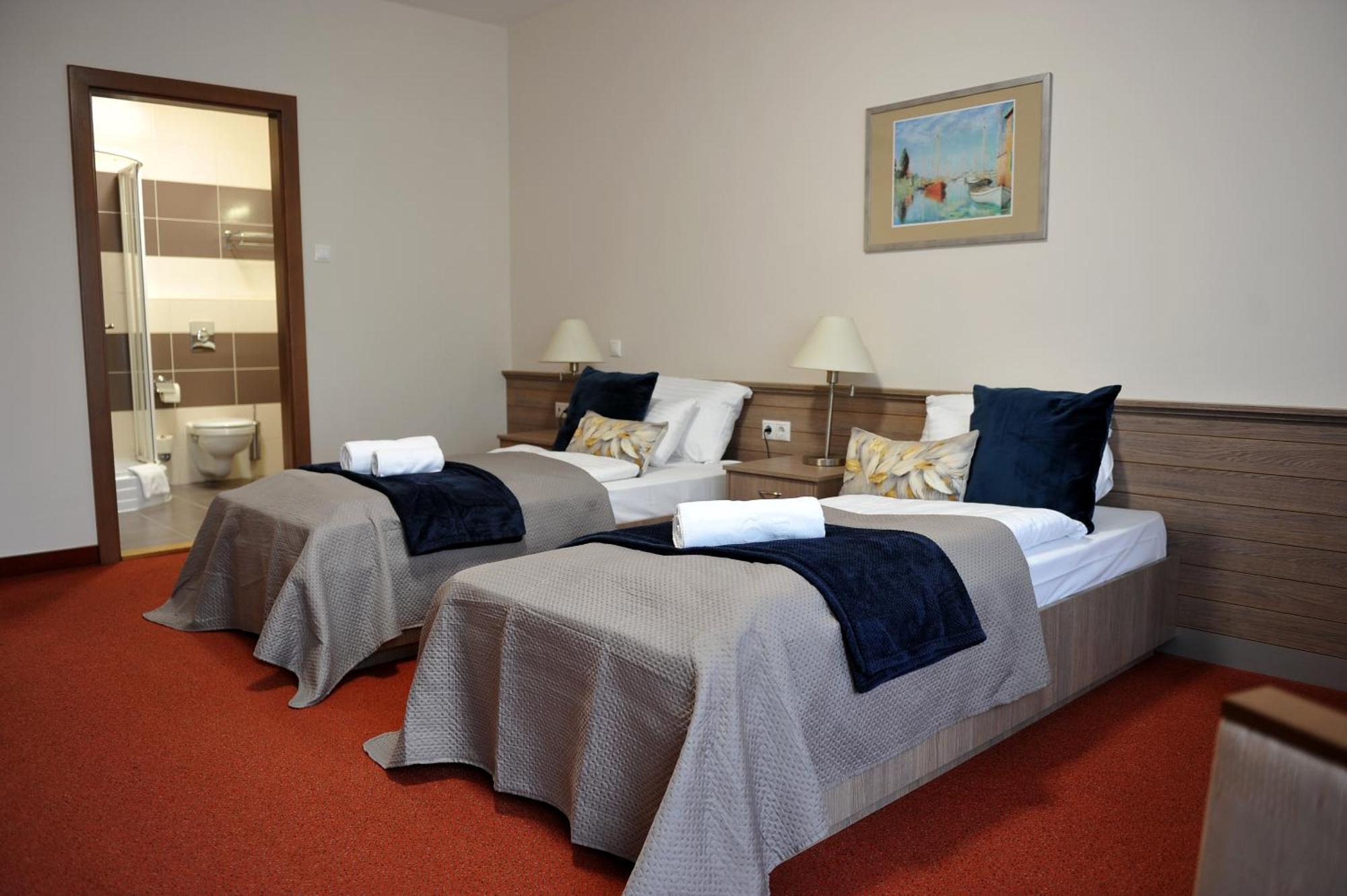 Hotel Harom Gunar Kecskemét Zewnętrze zdjęcie