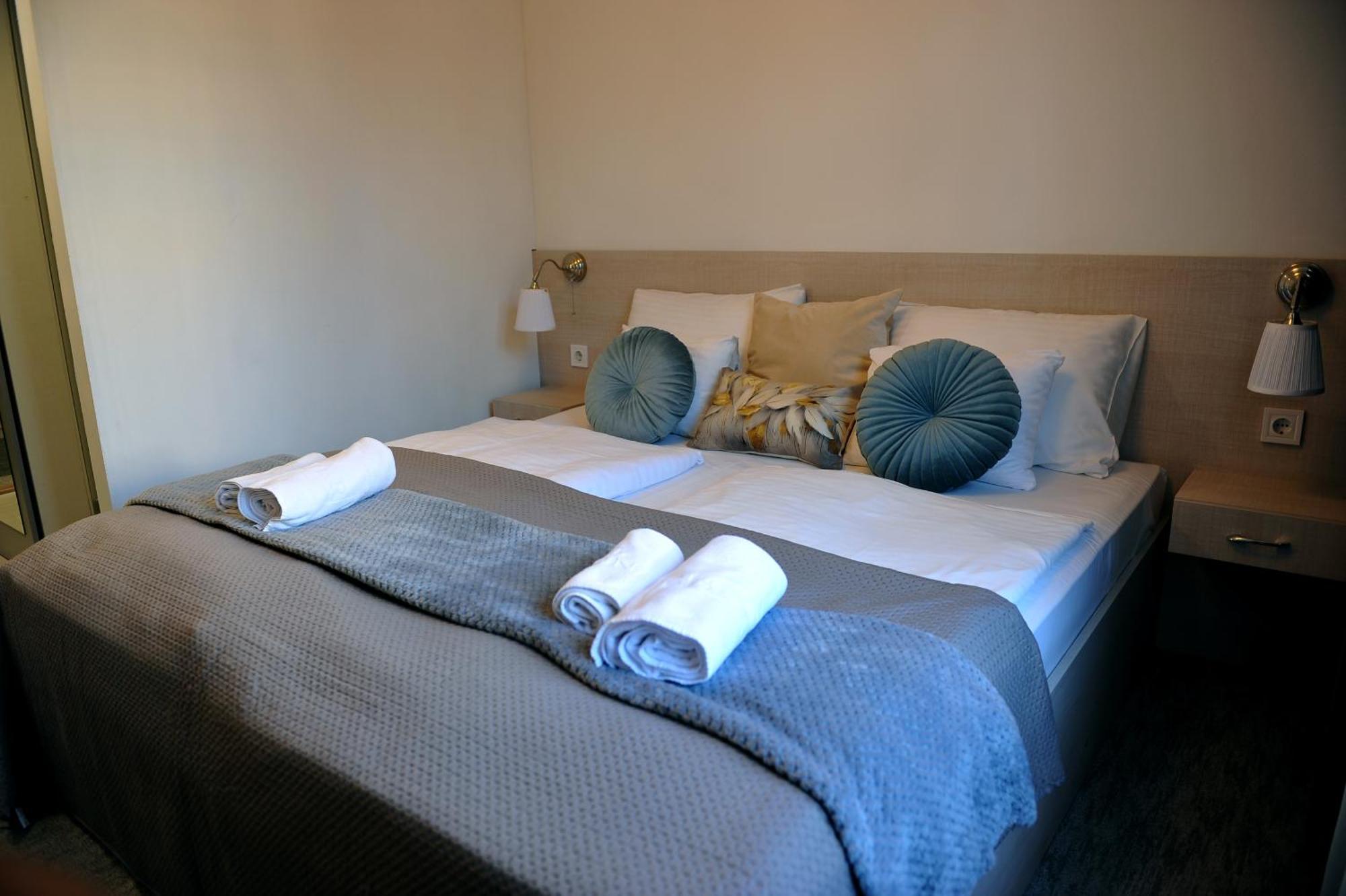 Hotel Harom Gunar Kecskemét Zewnętrze zdjęcie