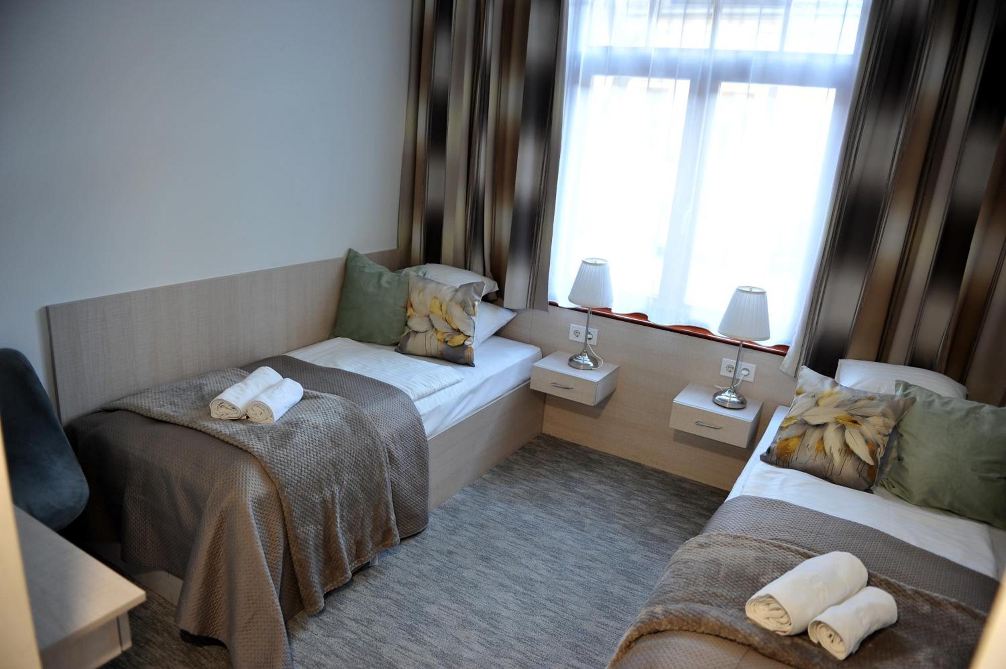 Hotel Harom Gunar Kecskemét Zewnętrze zdjęcie